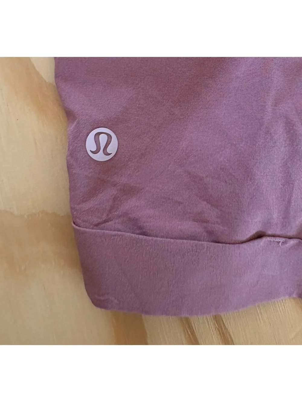 Lululemon On the Fly Woven Shorts 2.5” Women’s Size 4 Dusty Rose Mauve